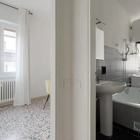 Apartment Guesthost - San Siro Modern With Balcony